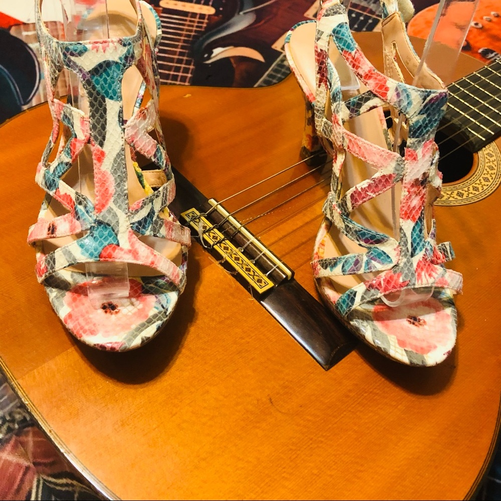 Naturalizer Snake Pattern Heeled Sandals! - image 7